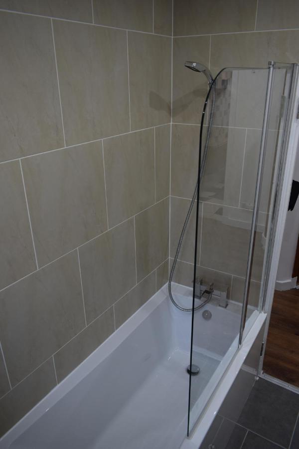 Glasgow Lovely Apartment D&N Luaran gambar